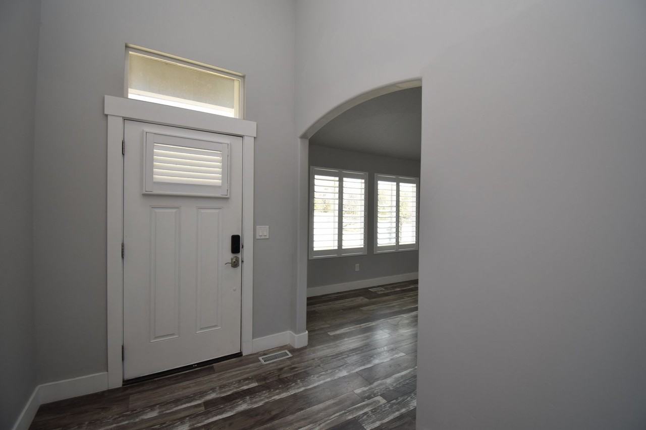 15162 S Skyfall Dr - Photo 4 of 47