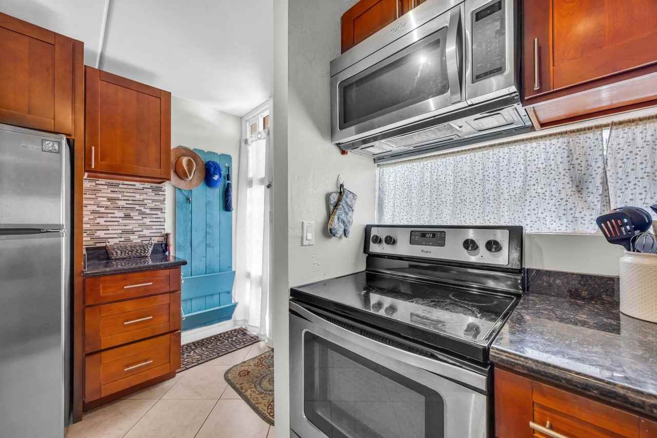 3676 Lower Honoapiilani Rd - Photo 5 of 25