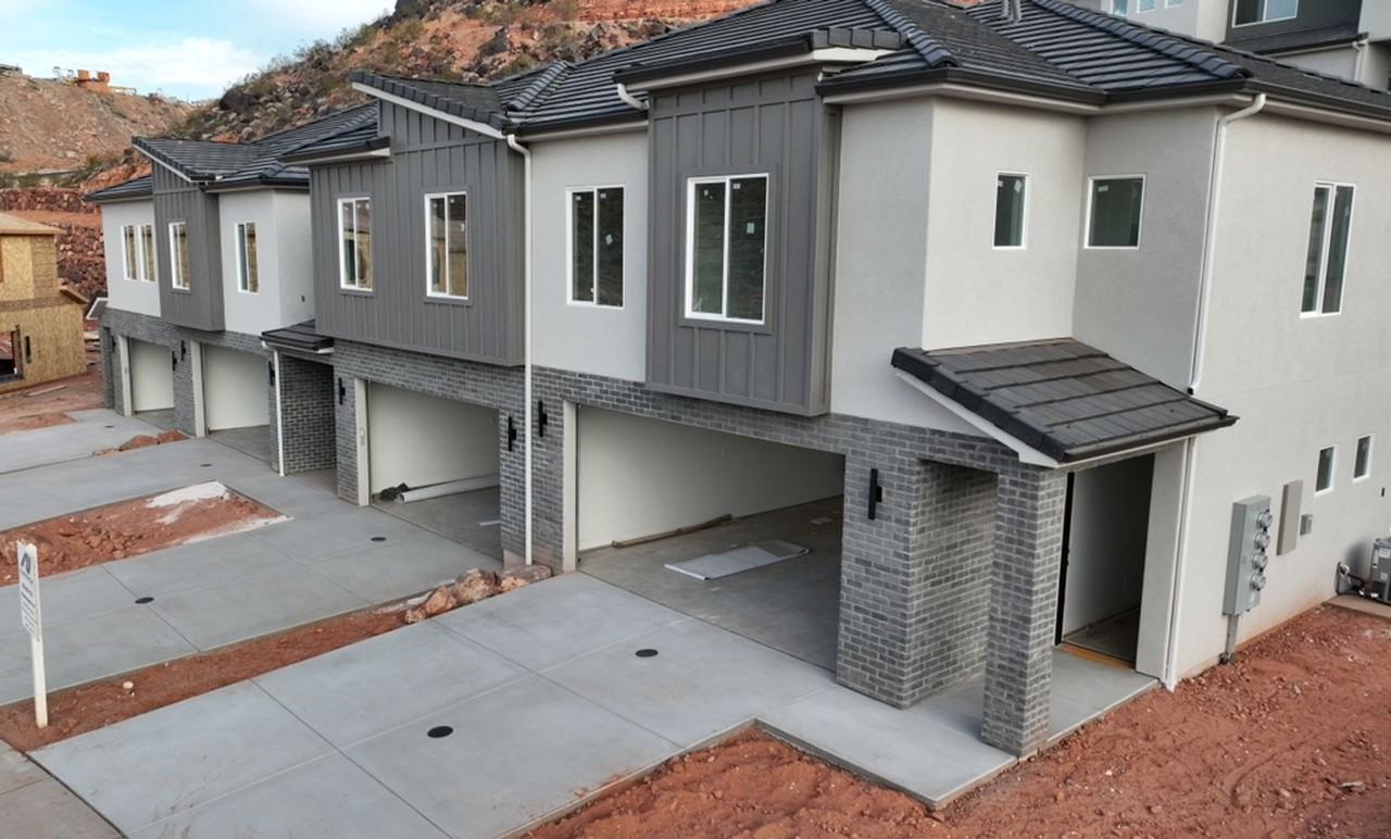 1548 E Mead Ln - Photo 3 of 38