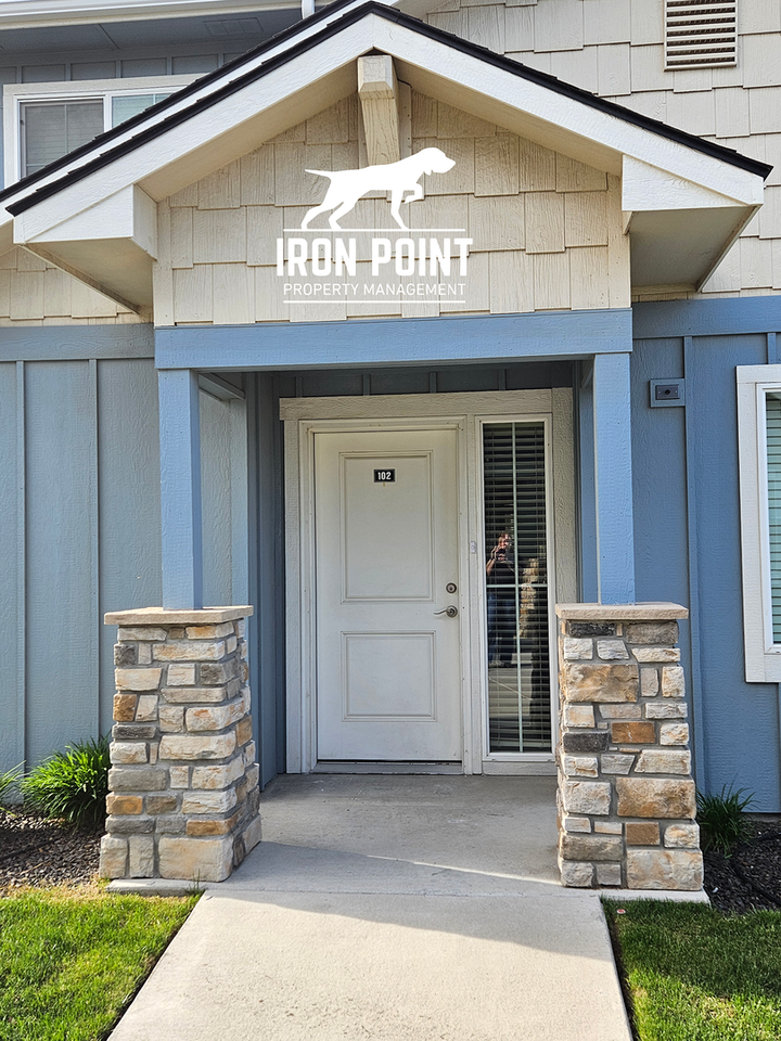 164 S Trek Ln - Photo 3 of 40