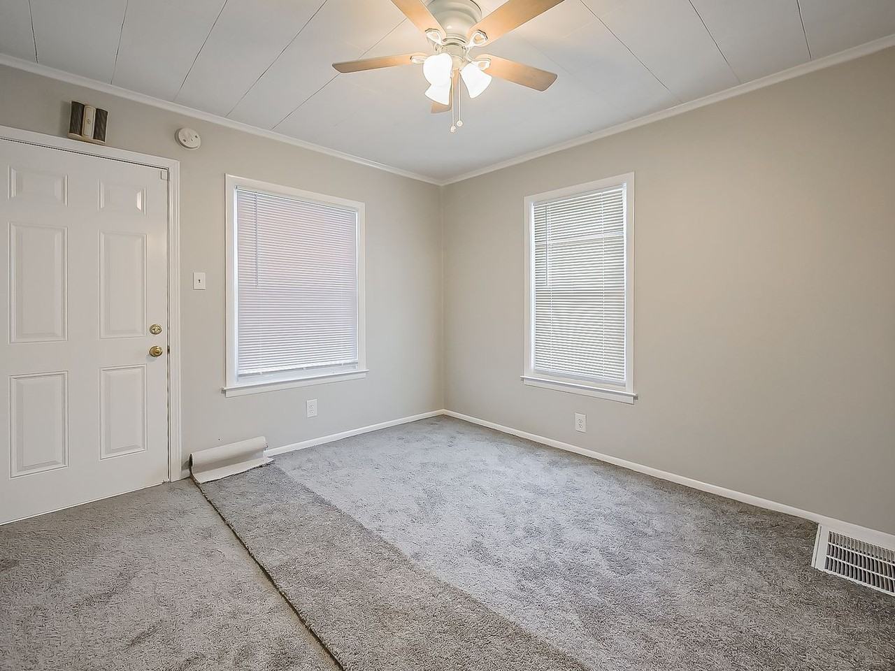 245 S Edith St - Photo 2 of 30