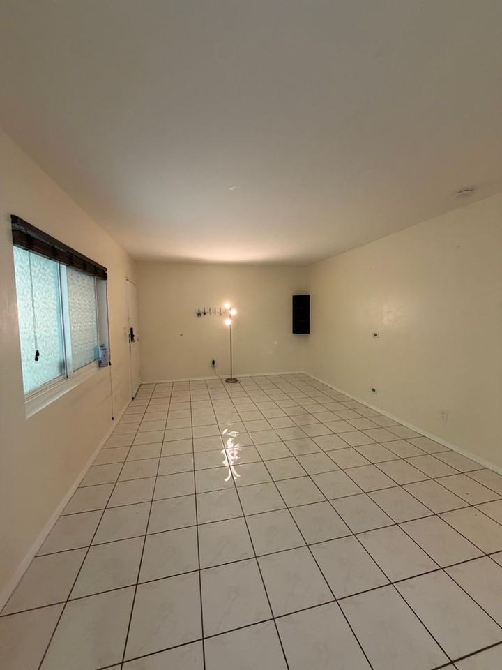 14560 Clark St - Photo 3 of 20