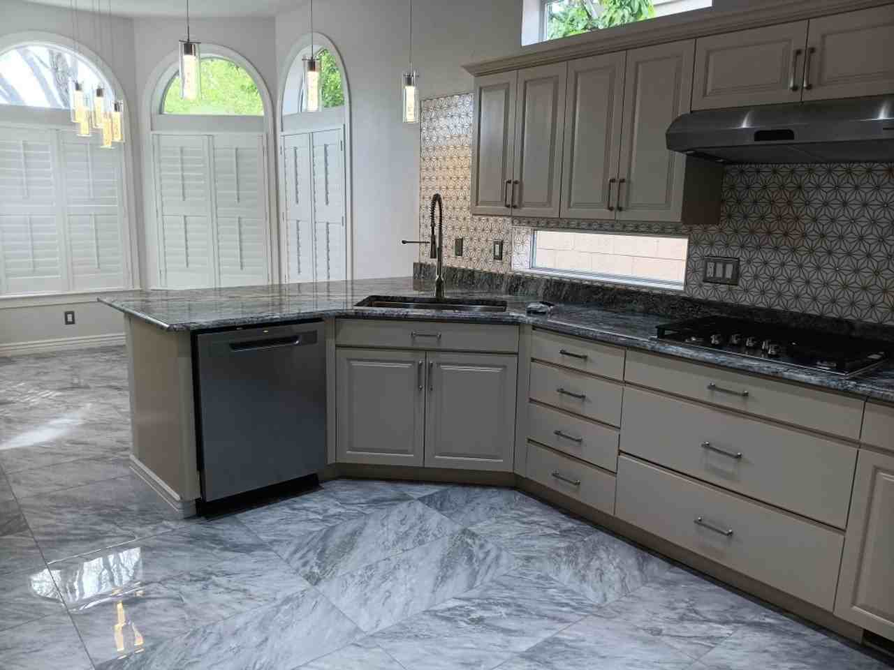 6604 Glen Oak Ne - Photo 3 of 26