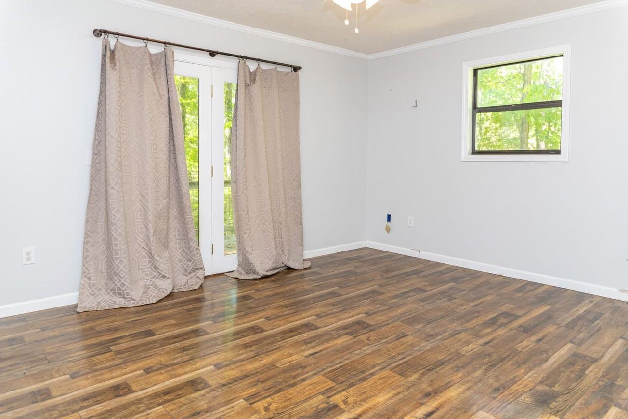 415 Owenwood Dr - Photo 2 of 18