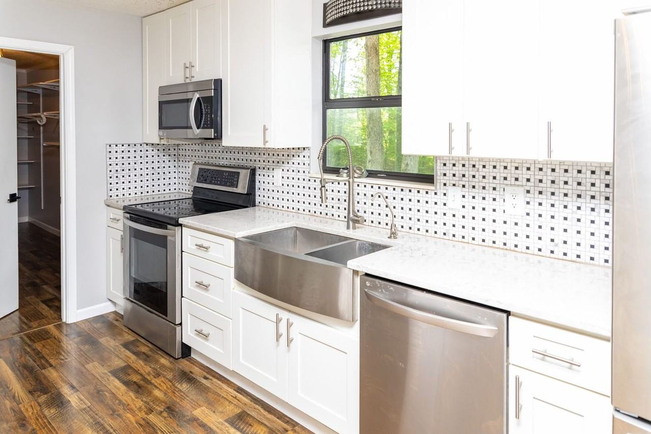 415 Owenwood Dr - Photo 4 of 18