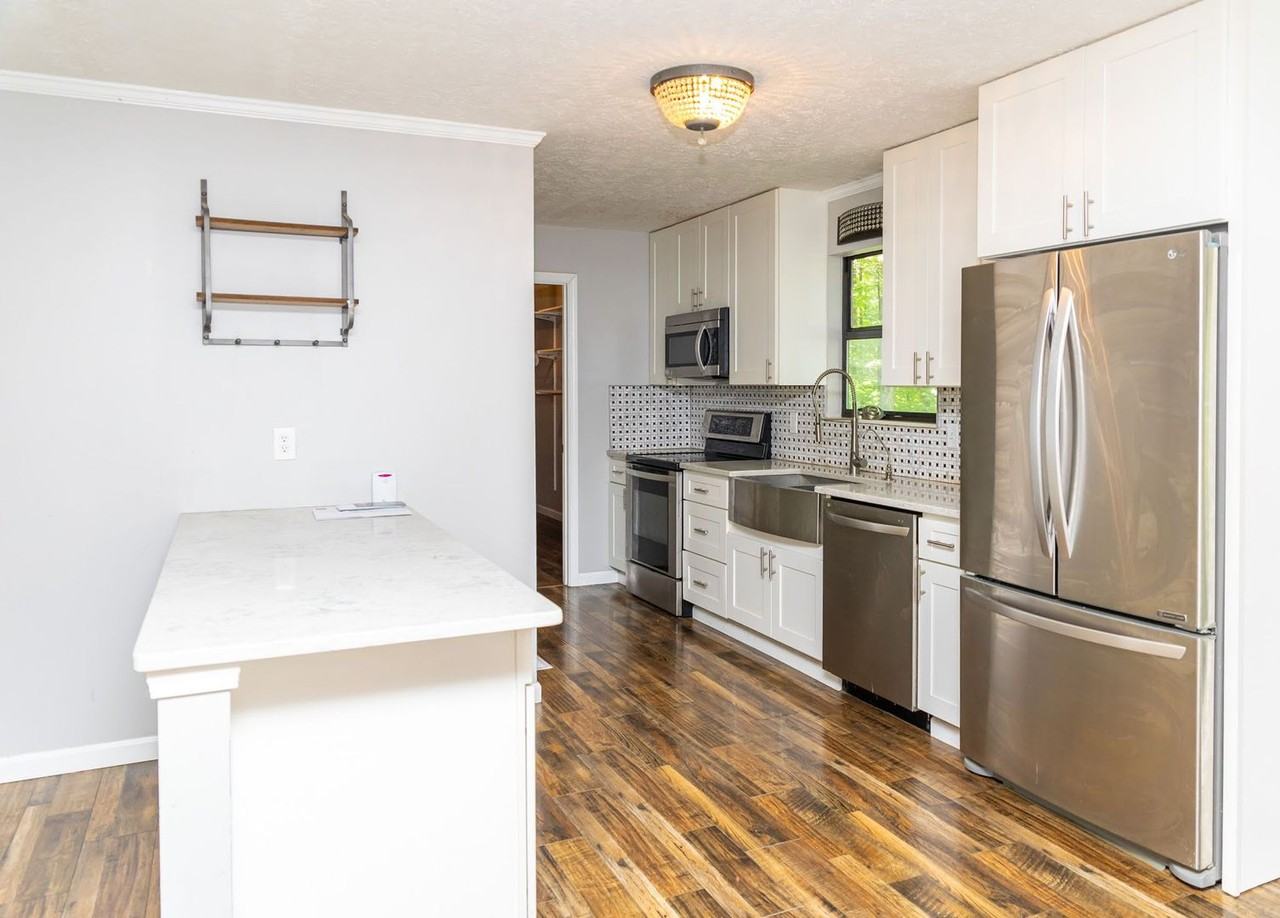 415 Owenwood Dr - Photo 5 of 18