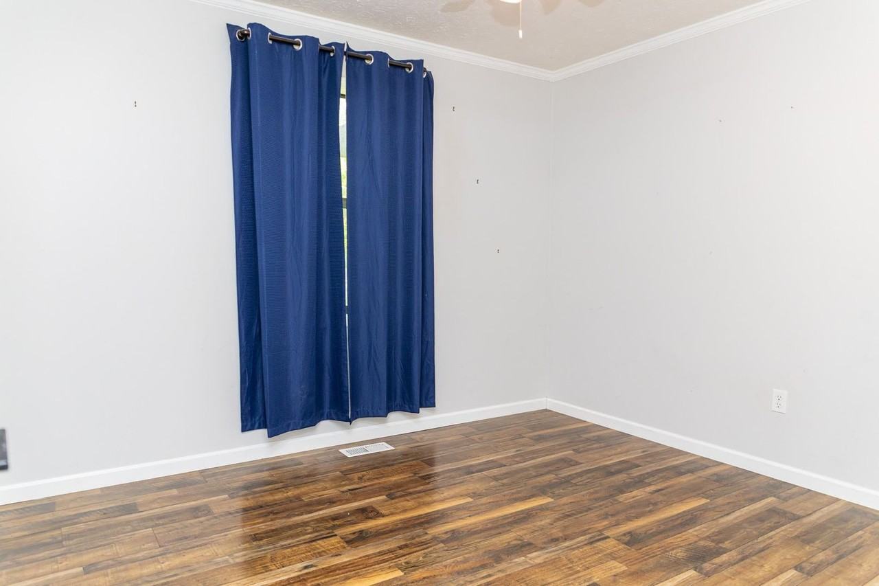 415 Owenwood Dr - Photo 6 of 18