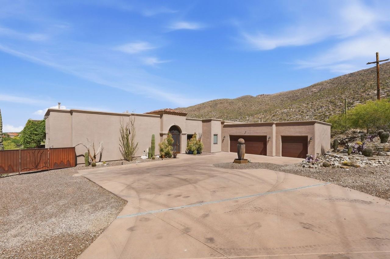 5405 N Houghton Rd - Photo 2 of 50