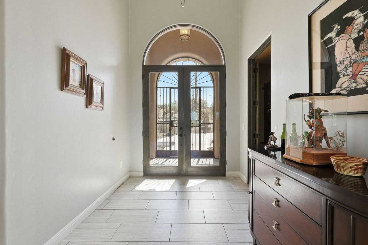 5405 N Houghton Rd - Photo 5 of 50