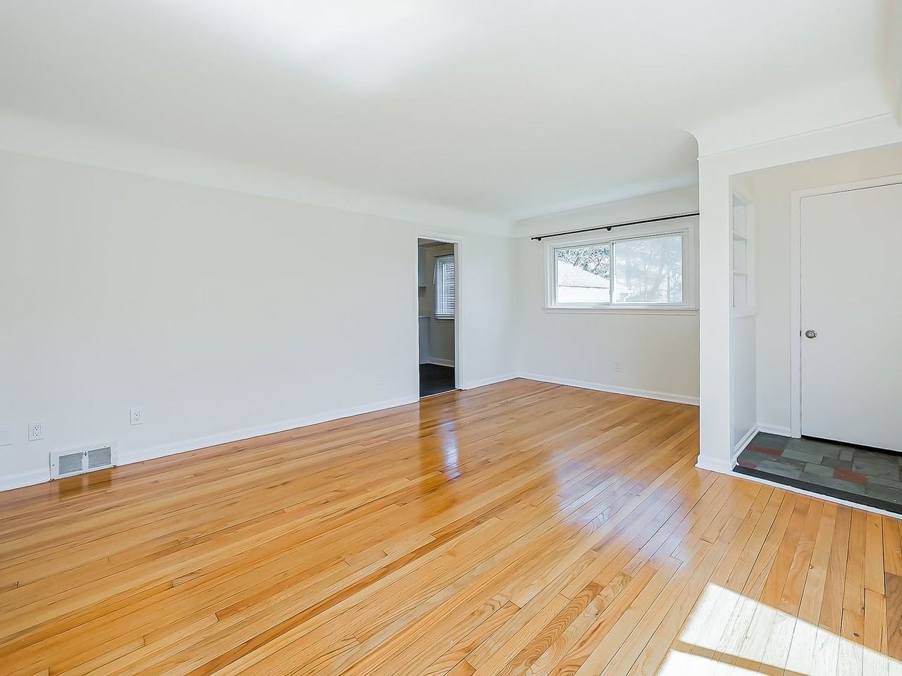 8701 Brookville Rd - Photo 3 of 50