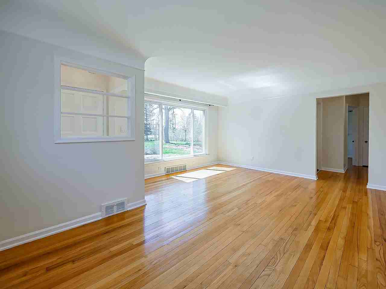 8701 Brookville Rd - Photo 4 of 50