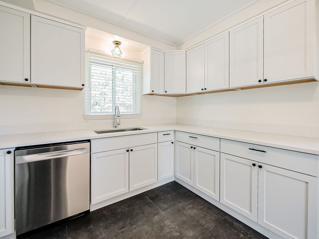 8701 Brookville Rd - Photo 7 of 50