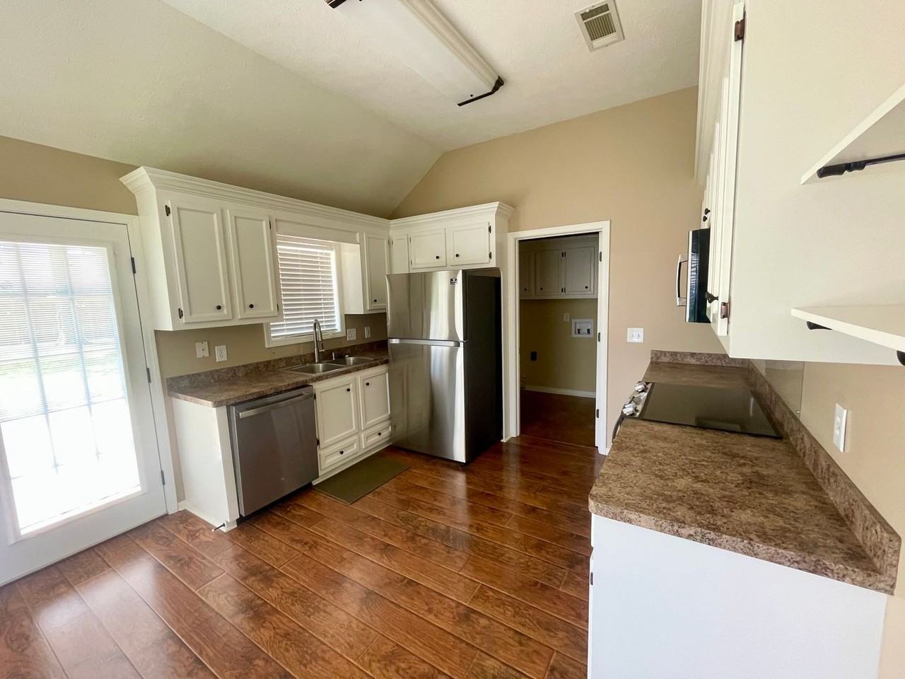 344 White Oak Dr - Photo 5 of 20