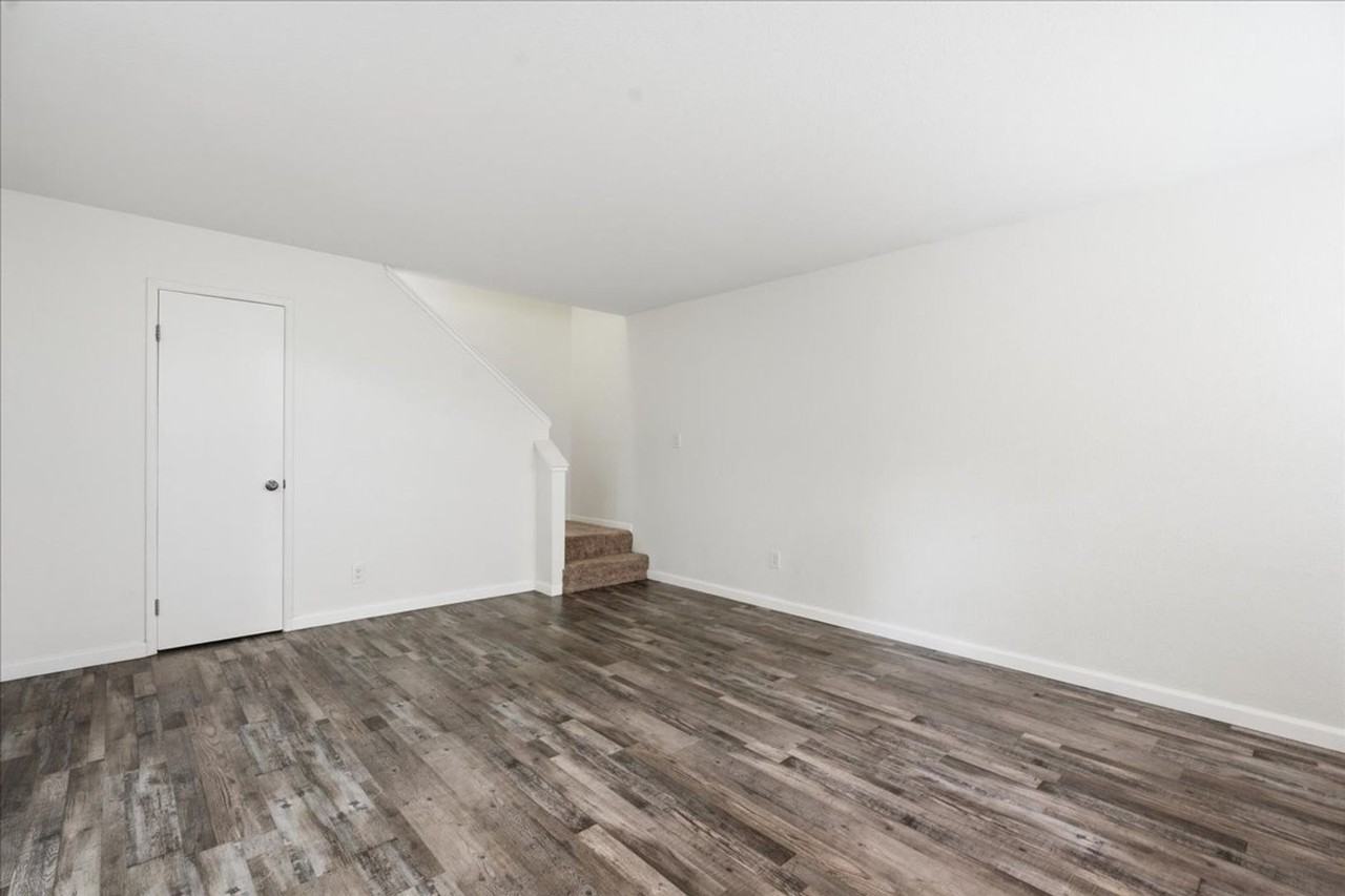 1515 Hood Rd #F - Photo 3 of 22