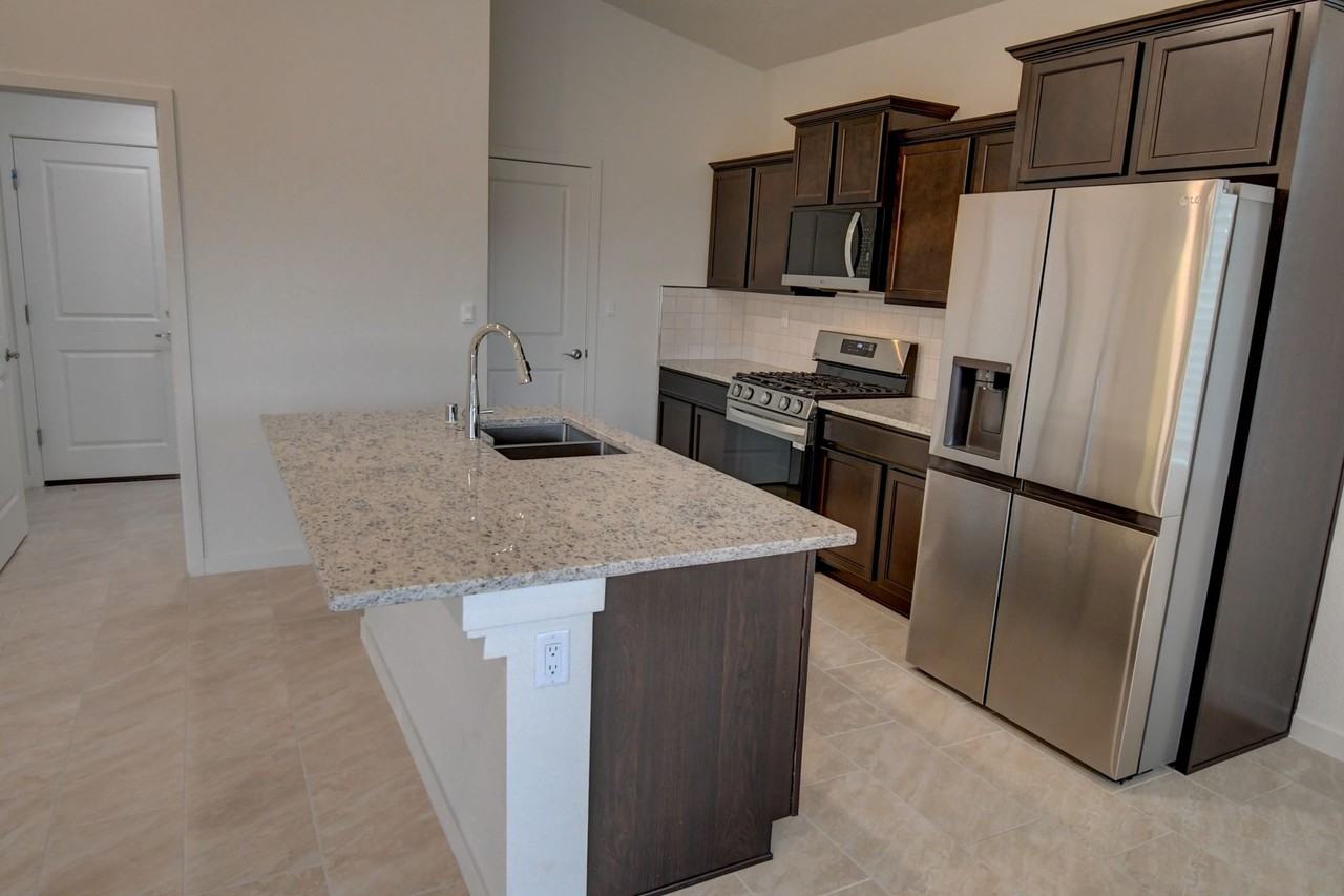 6036 Geo Park Ln - Photo 3 of 8