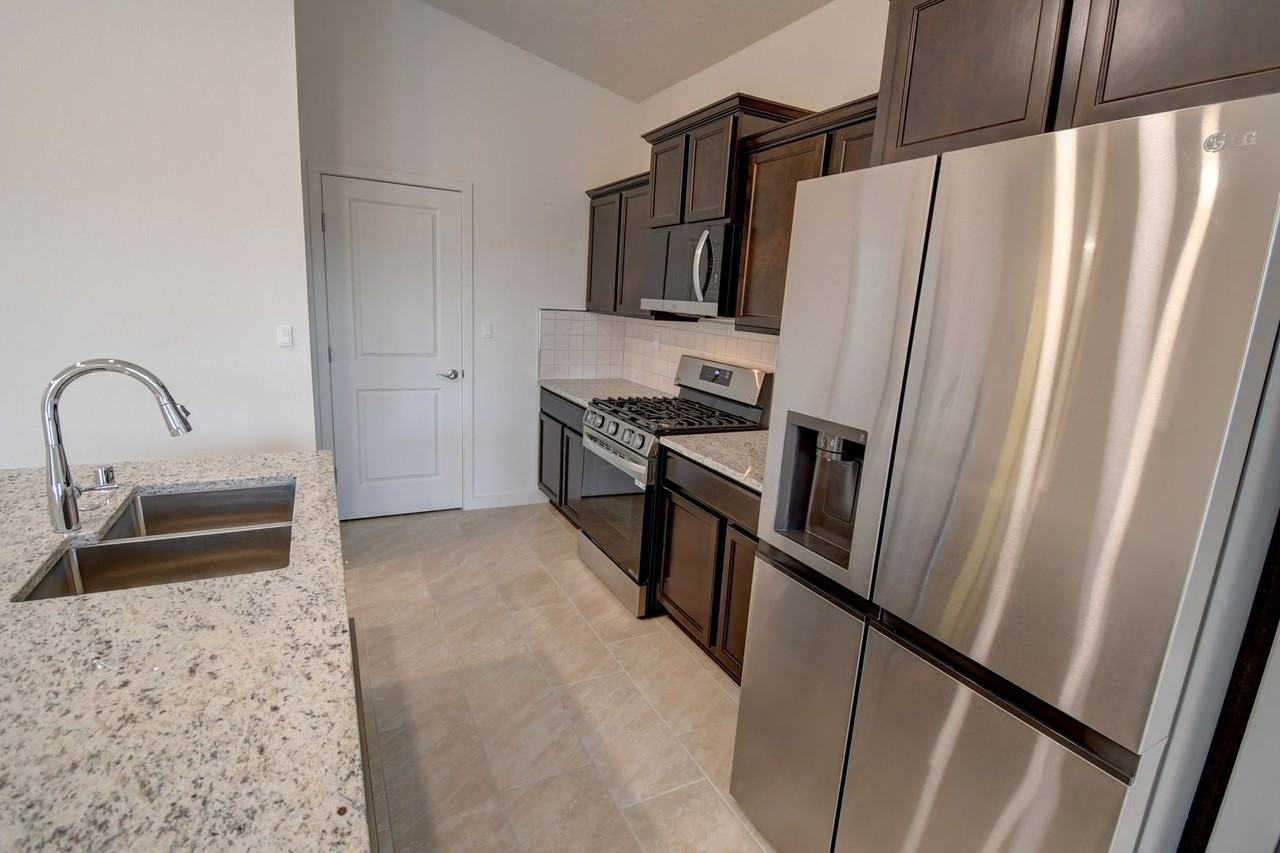 6036 Geo Park Ln - Photo 5 of 8