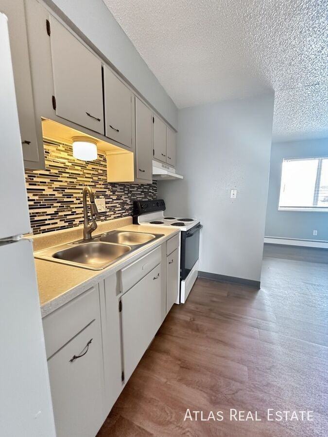1931 Henderson Ave #12 - Photo 5 of 19