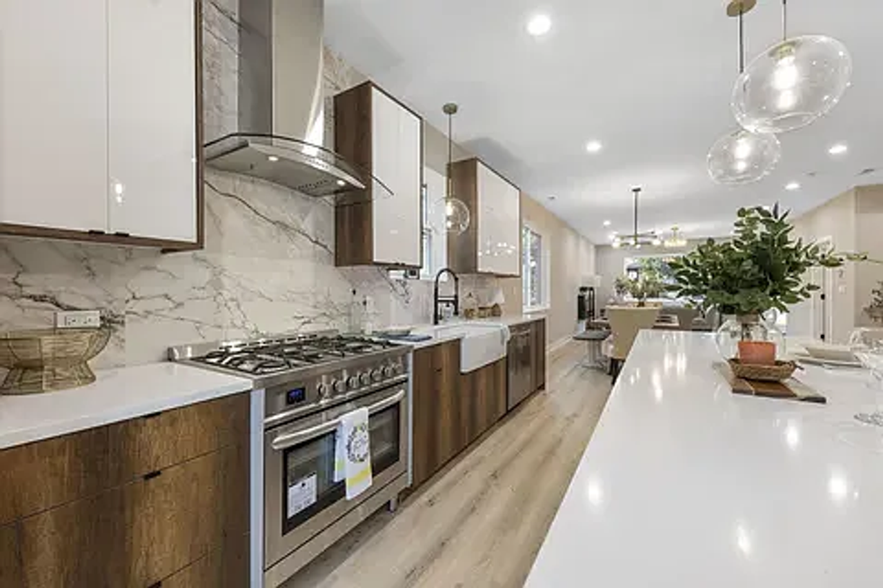 5901 W Erie St - Photo 2 of 18