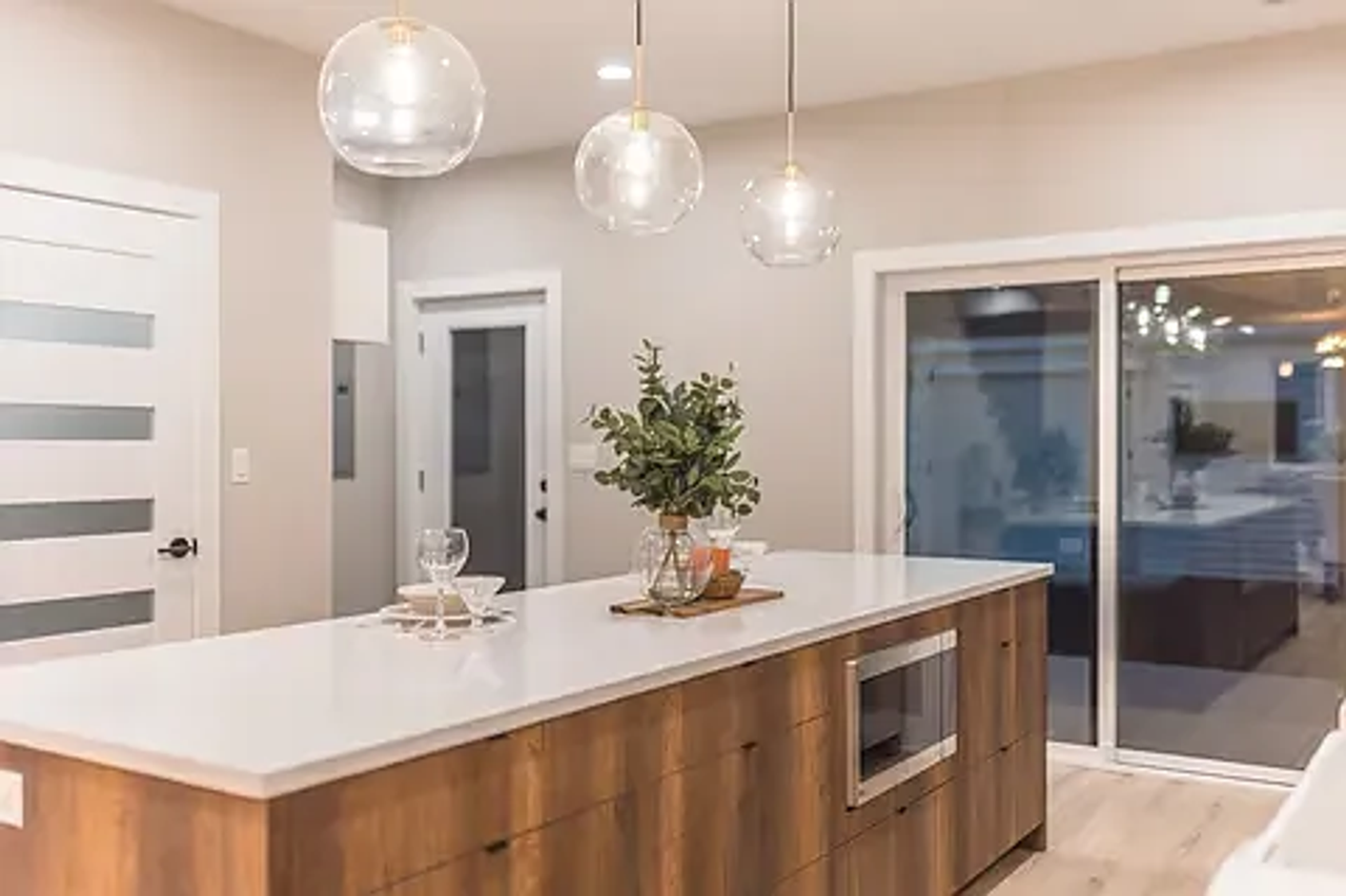 5901 W Erie St - Photo 4 of 18