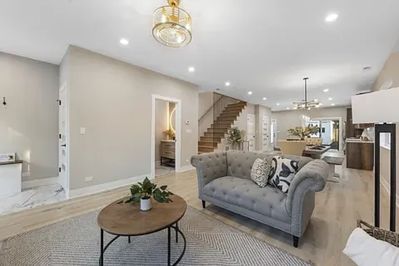 5901 W Erie St - Photo 6 of 18