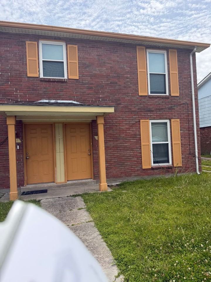 4759 Francis Dr - Photo 2 of 14