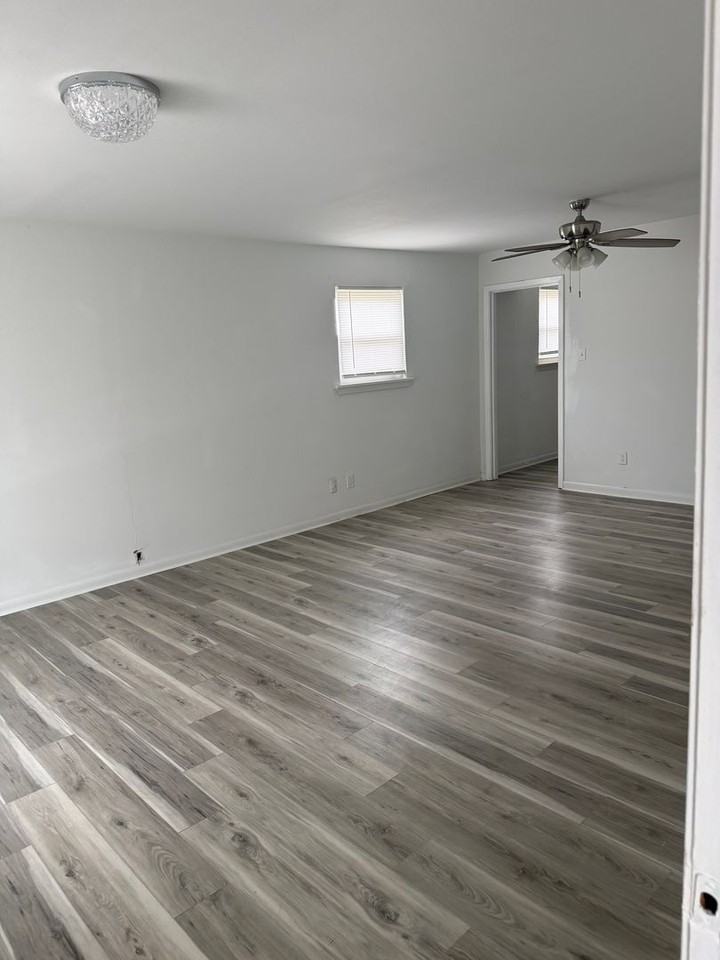 4759 Francis Dr - Photo 3 of 14