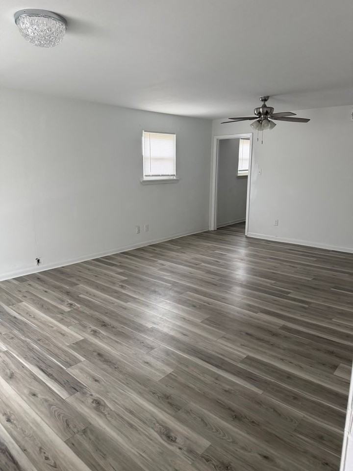 4759 Francis Dr - Photo 4 of 14