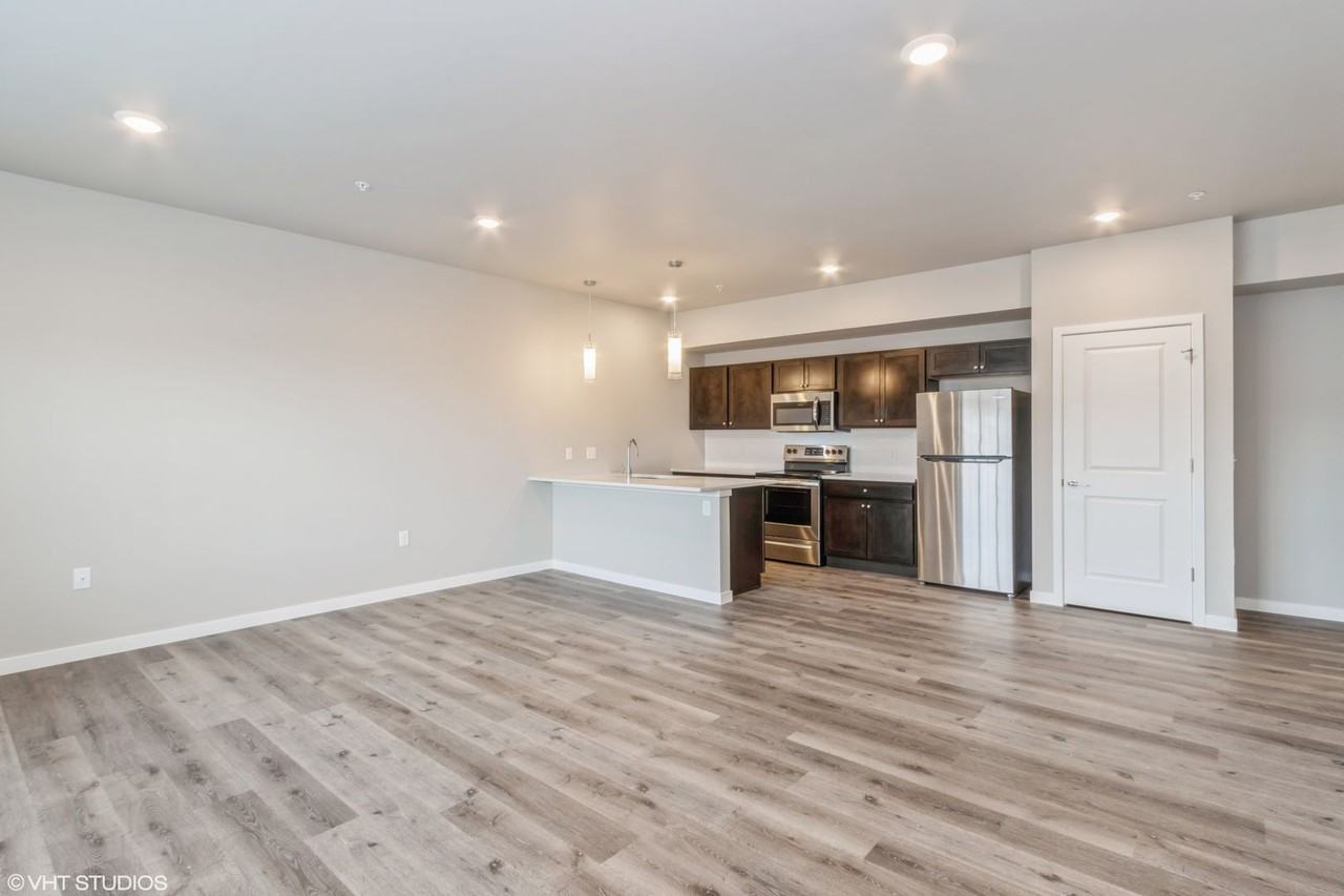 Big Ben Townhomes – Brand New 2 & 3 Bedroom Townhomes | Attached 2 - Photo 3 of 28