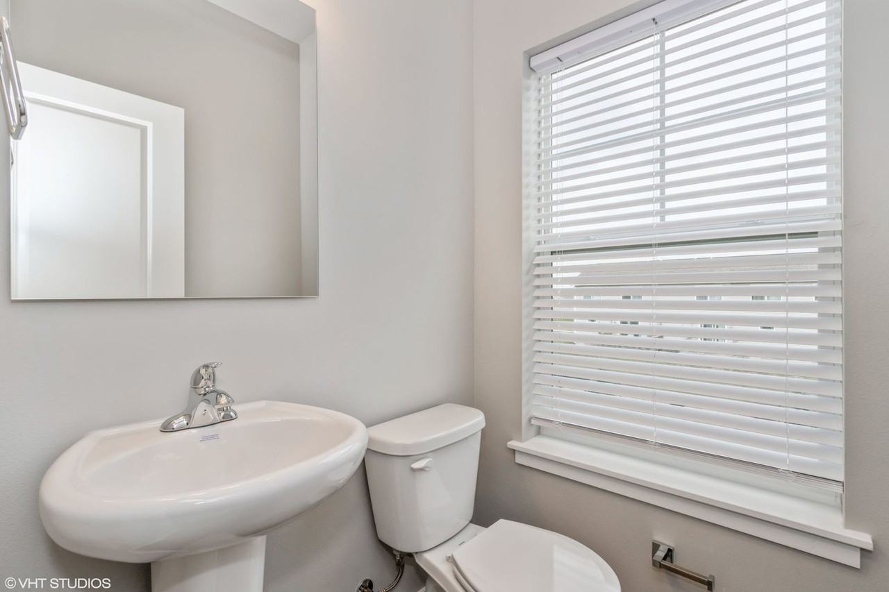 Big Ben Townhomes – Brand New 2 & 3 Bedroom Townhomes | Attached 2 - Photo 5 of 28