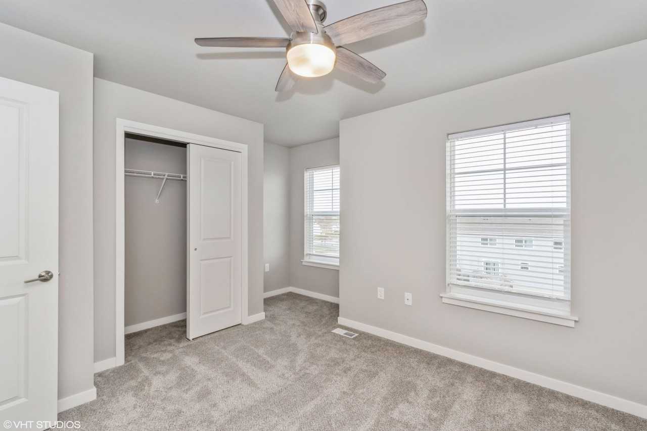 Big Ben Townhomes – Brand New 2 & 3 Bedroom Townhomes | Attached 2 - Photo 7 of 28