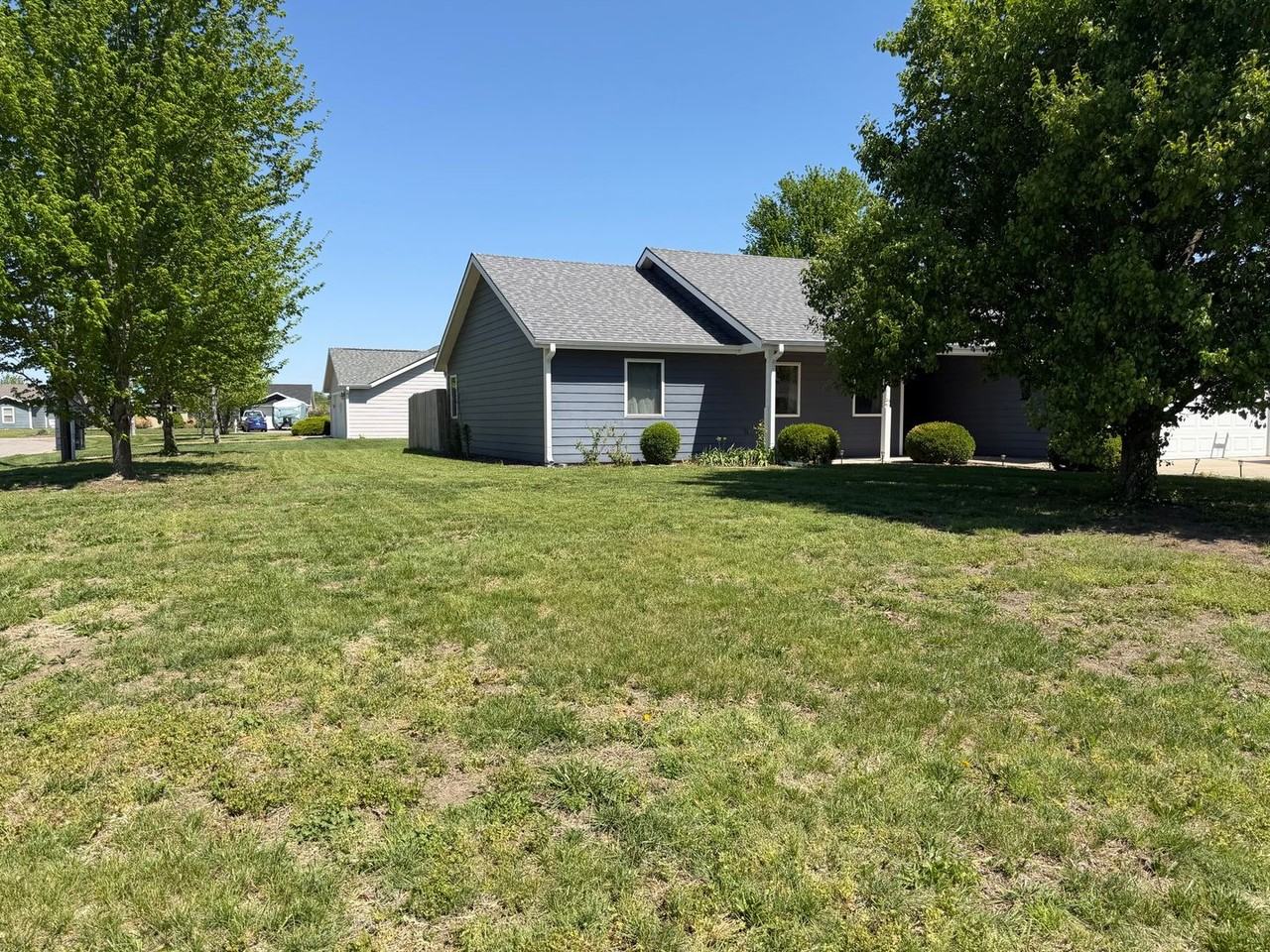 112 Northfield Rd - Photo 2 of 15