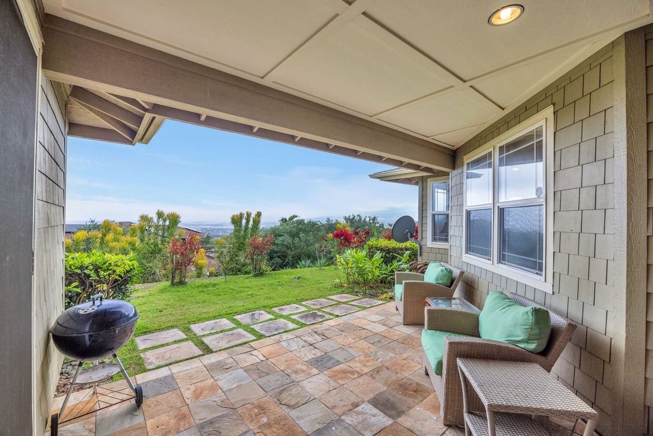 107 Kinohi Loa St - Photo 3 of 36