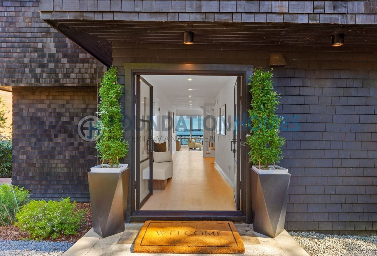 5002 Paradise Dr - Photo 5 of 15