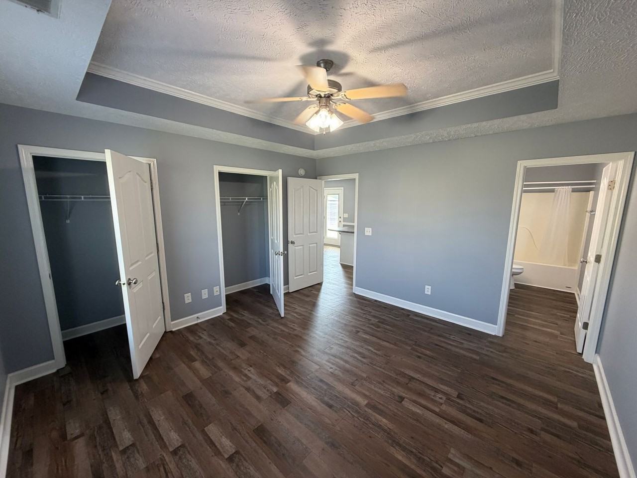 1415 Jeter Way - Photo 4 of 15