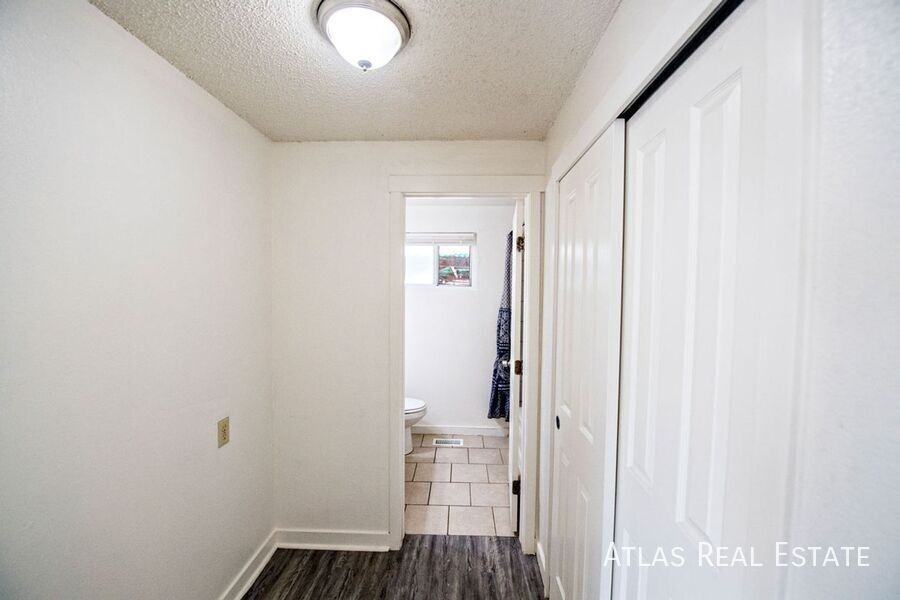 2001 W Caspian Pl - Photo 4 of 15