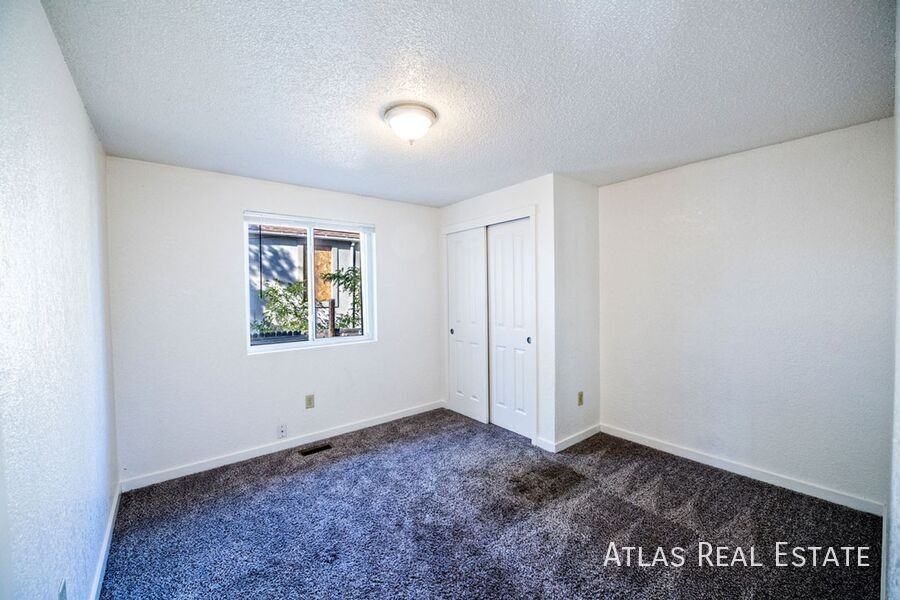 2001 W Caspian Pl - Photo 5 of 15