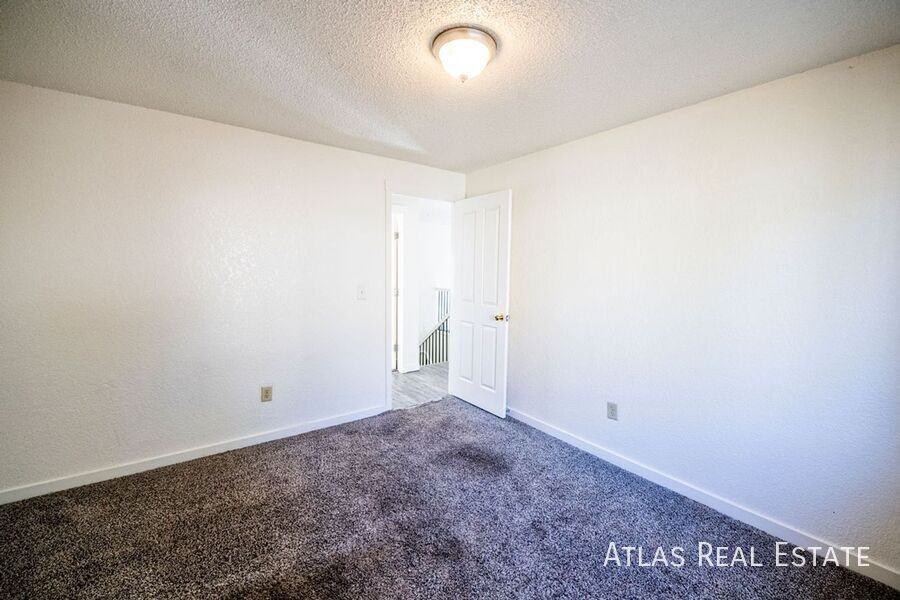 2001 W Caspian Pl - Photo 6 of 15