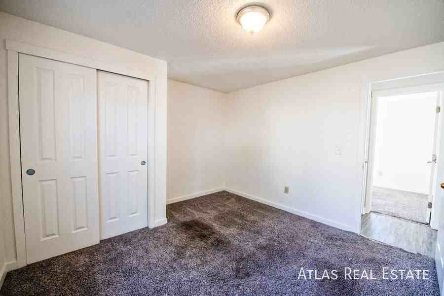 2001 W Caspian Pl - Photo 7 of 15