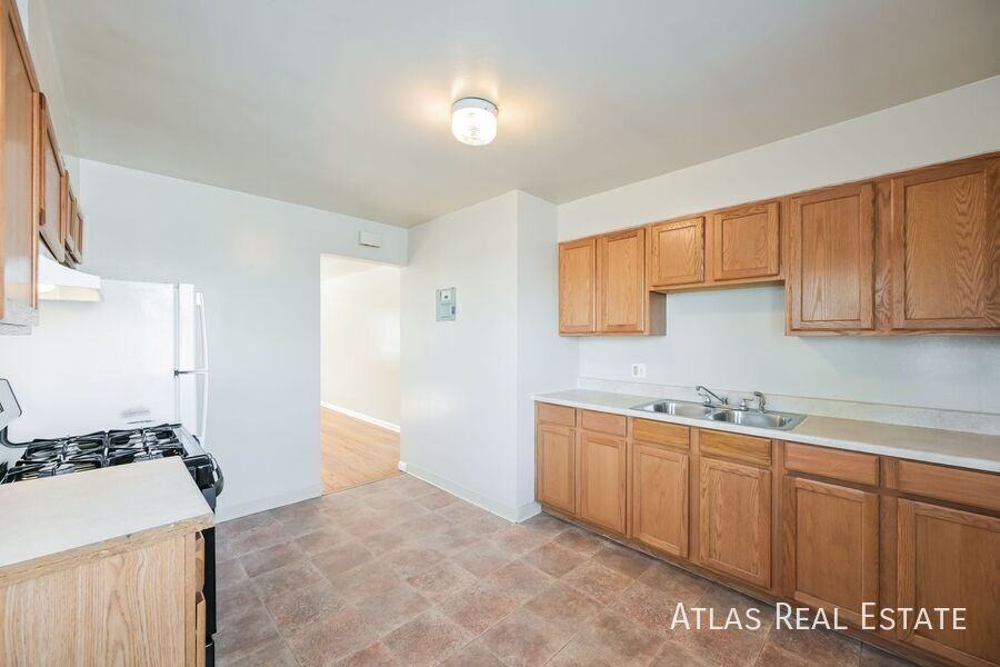 4505 E Yale Ave - Photo 6 of 14