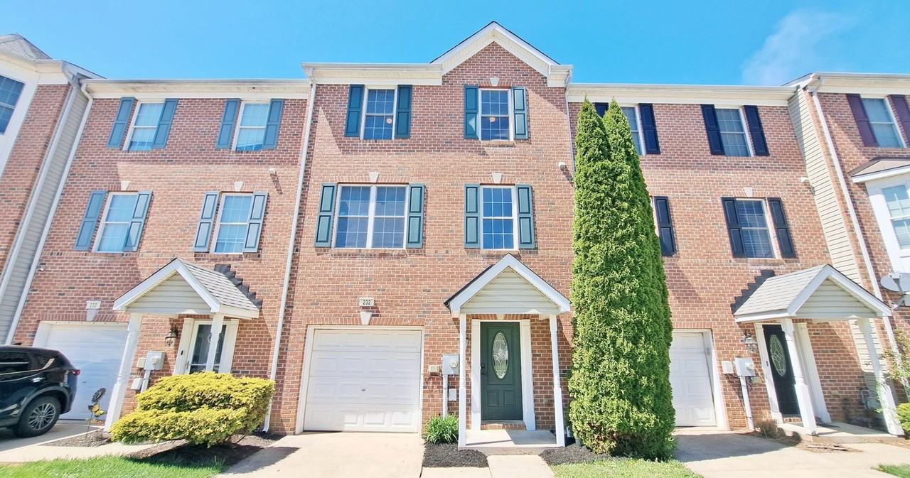 232 N Front St - Photo 2 of 50