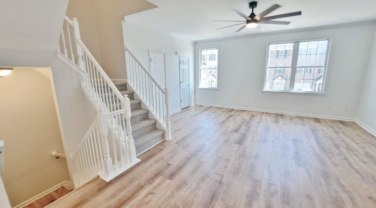 232 N Front St - Photo 7 of 50