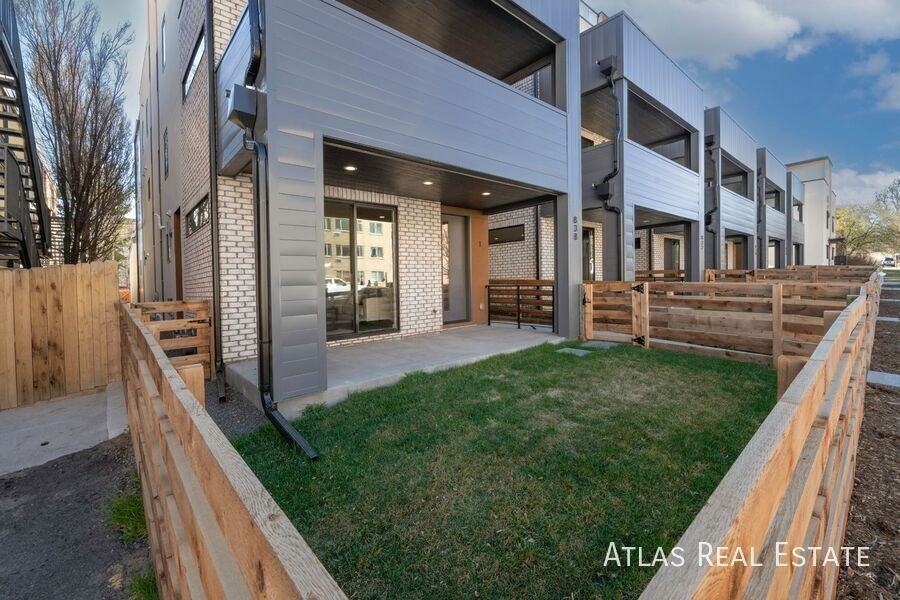 830 Cherry St #1 - Photo 4 of 50