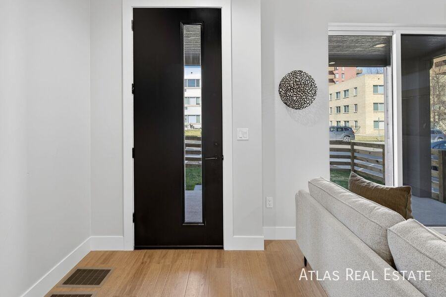 830 Cherry St #1 - Photo 5 of 50