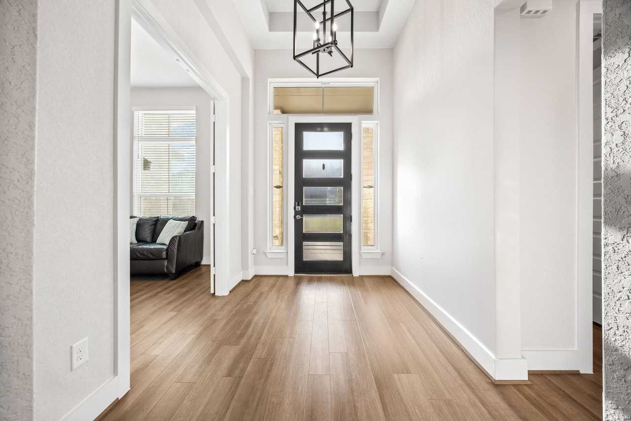 571 Englewood Ln - Photo 7 of 16