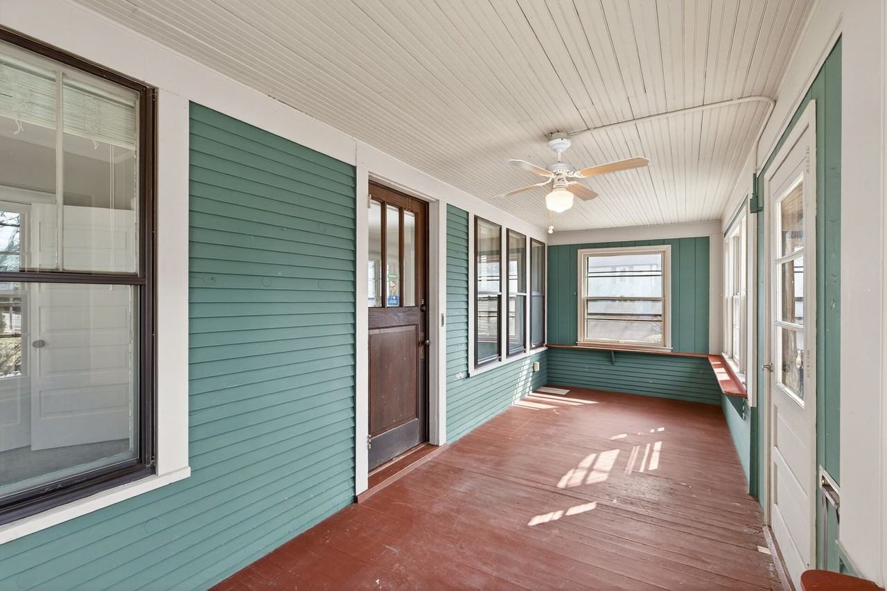 3553 Dupont Ave S - Photo 3 of 32