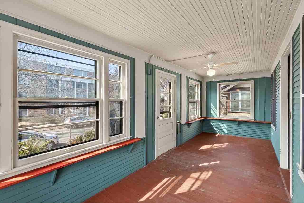 3553 Dupont Ave S - Photo 4 of 32