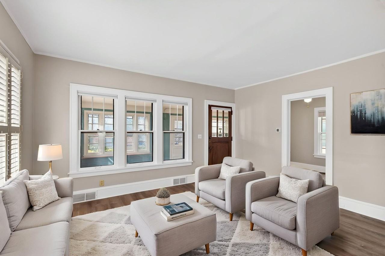 3553 Dupont Ave S - Photo 6 of 32