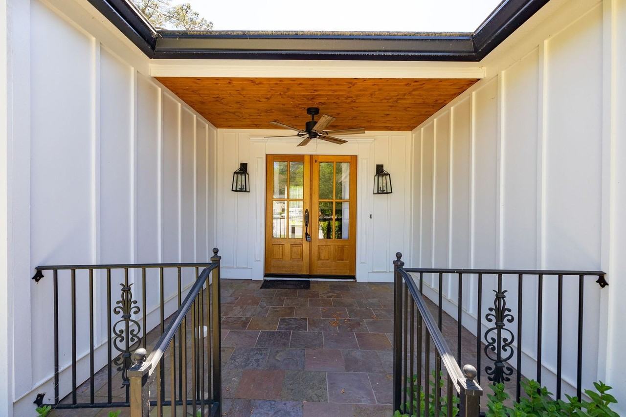 3111 Nectar Dr - Photo 4 of 34