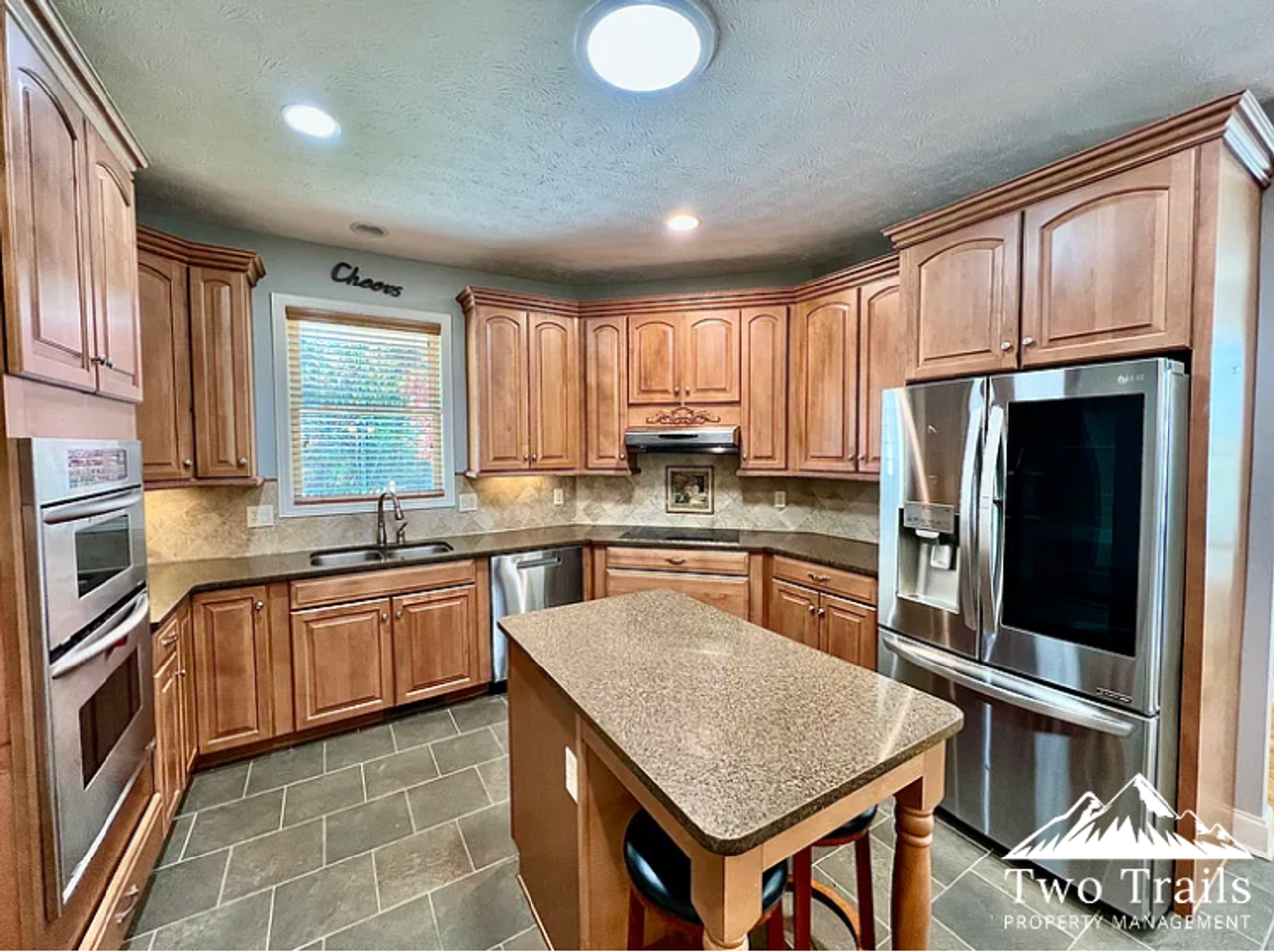 260 Carriage Summitt Way - Photo 3 of 34