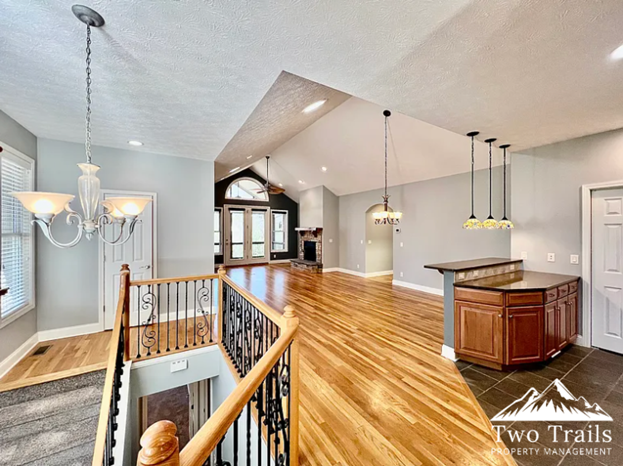 260 Carriage Summitt Way - Photo 6 of 34